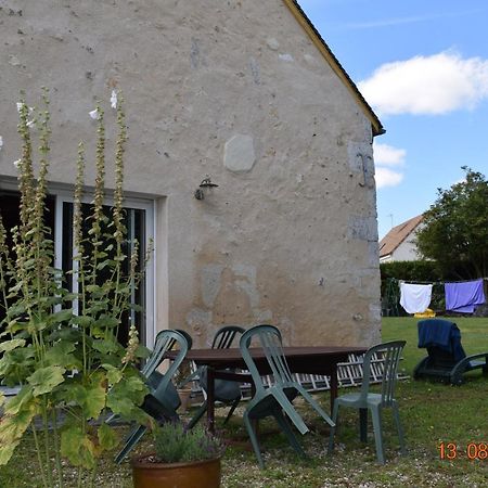Au Calme Bed & Breakfast Houssay  Екстериор снимка