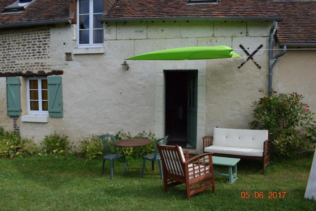 Au Calme Bed & Breakfast Houssay  Екстериор снимка