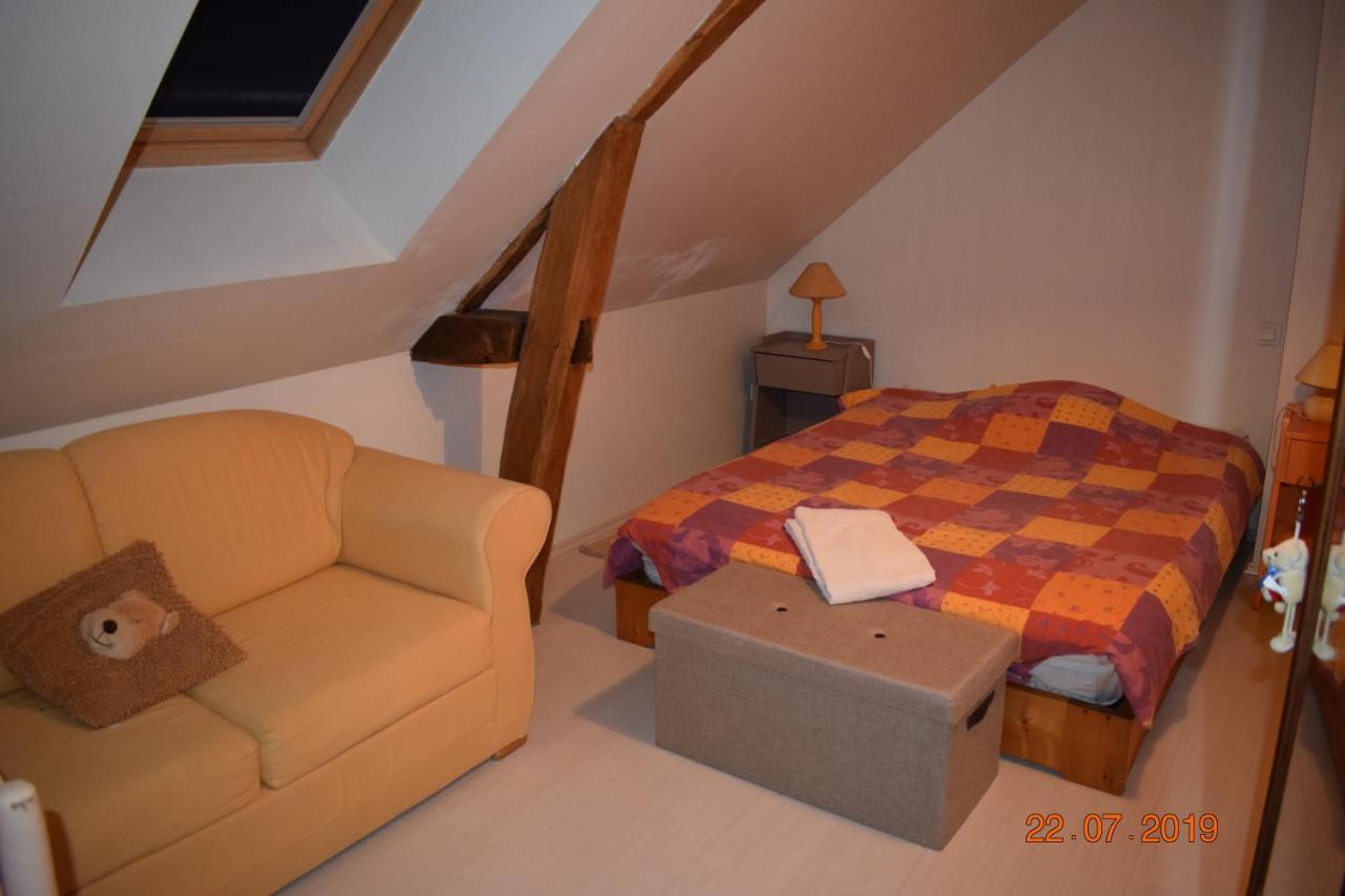 Au Calme Bed & Breakfast Houssay  Стая снимка
